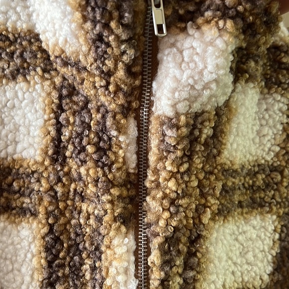 HYFVE Juniors sherpa jacket plaid camel brown off white size Large - Picture 12 of 14